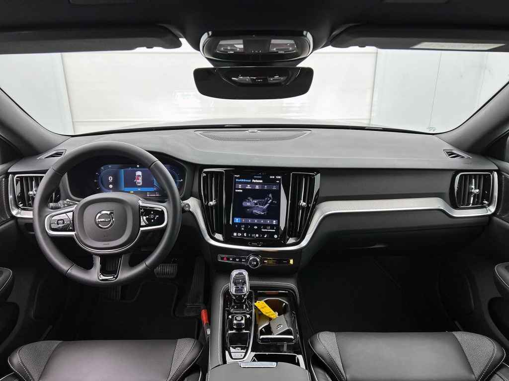 47513318 volvo v60 2 0 t6 plus dark trekhaak sport leder 360 blis pilot 89