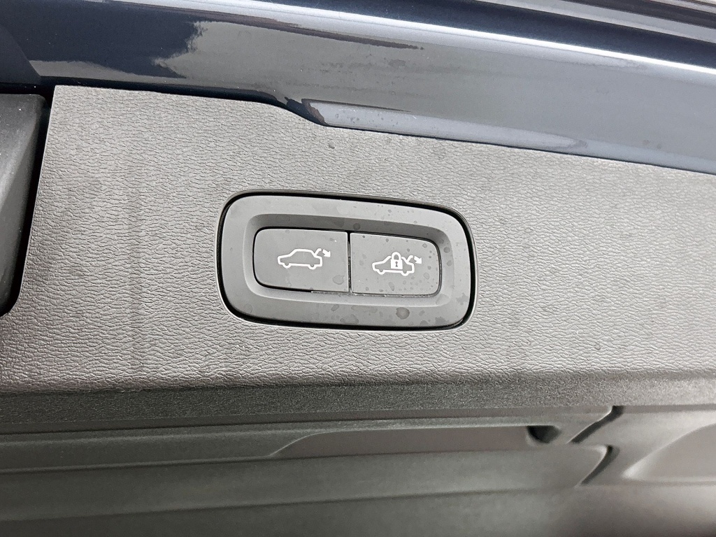 47513318 volvo v60 2 0 t6 plus dark trekhaak sport leder 360 blis pilot 90