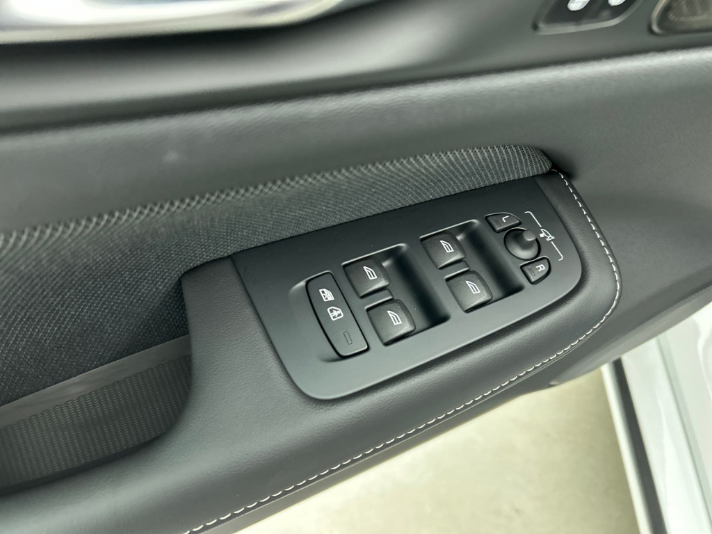 47516812 volvo v60 2 0 t6 plus dark trekhaak sport leder 360 blis pilot a8f742