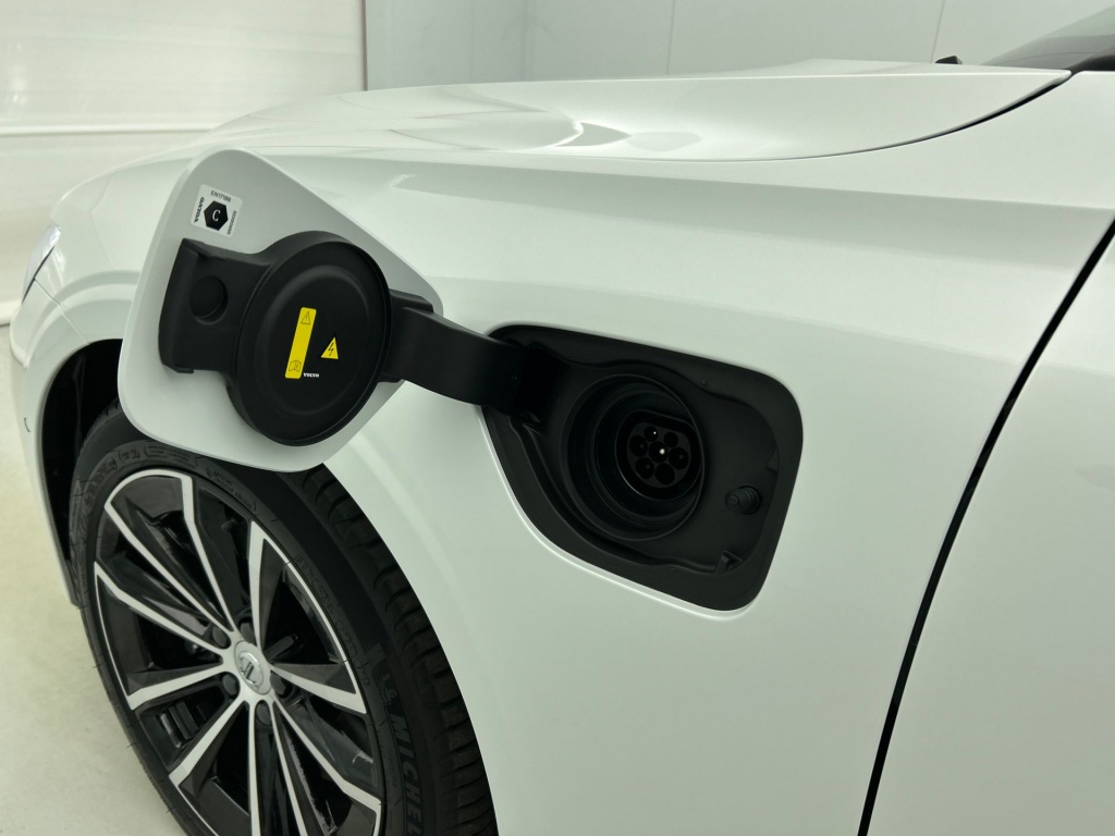 47516812 volvo v60 2 0 t6 plus dark trekhaak sport leder 360 blis pilot af527d