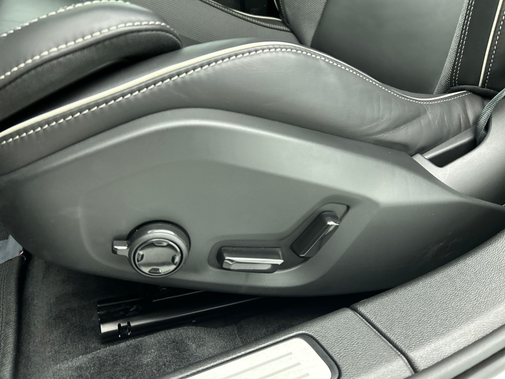 47516812 volvo v60 2 0 t6 plus dark trekhaak sport leder 360 blis pilot ce0426