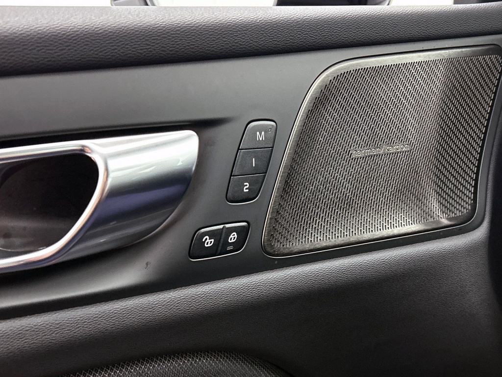 47540135 volvo v60 2 0 t6 plus dark trekhaak sport leder 360 blis pilot 70