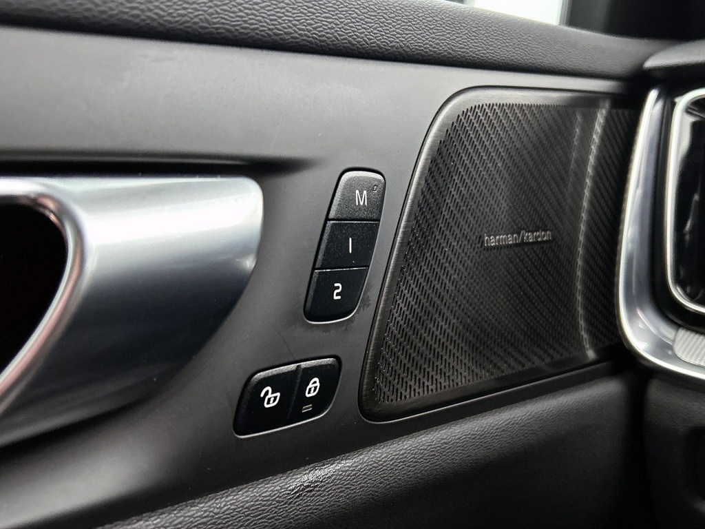 47543872 volvo v60 2 0 t6 plus dark trekhaak sport leder 360 blis pilot 79