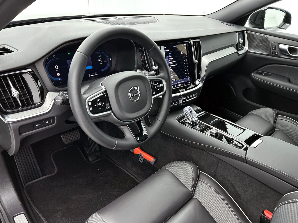 47543872 volvo v60 2 0 t6 plus dark trekhaak sport leder 360 blis pilot 90