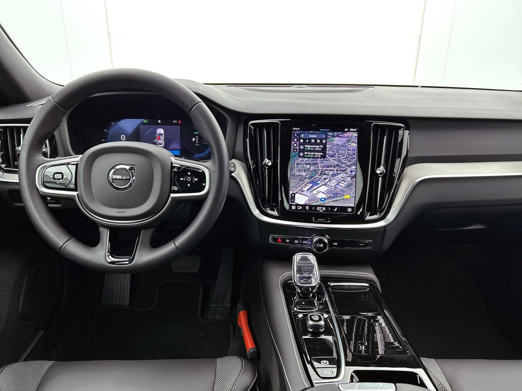 47543872 volvo v60 2 0 t6 plus dark trekhaak sport leder 360 blis pilot 93