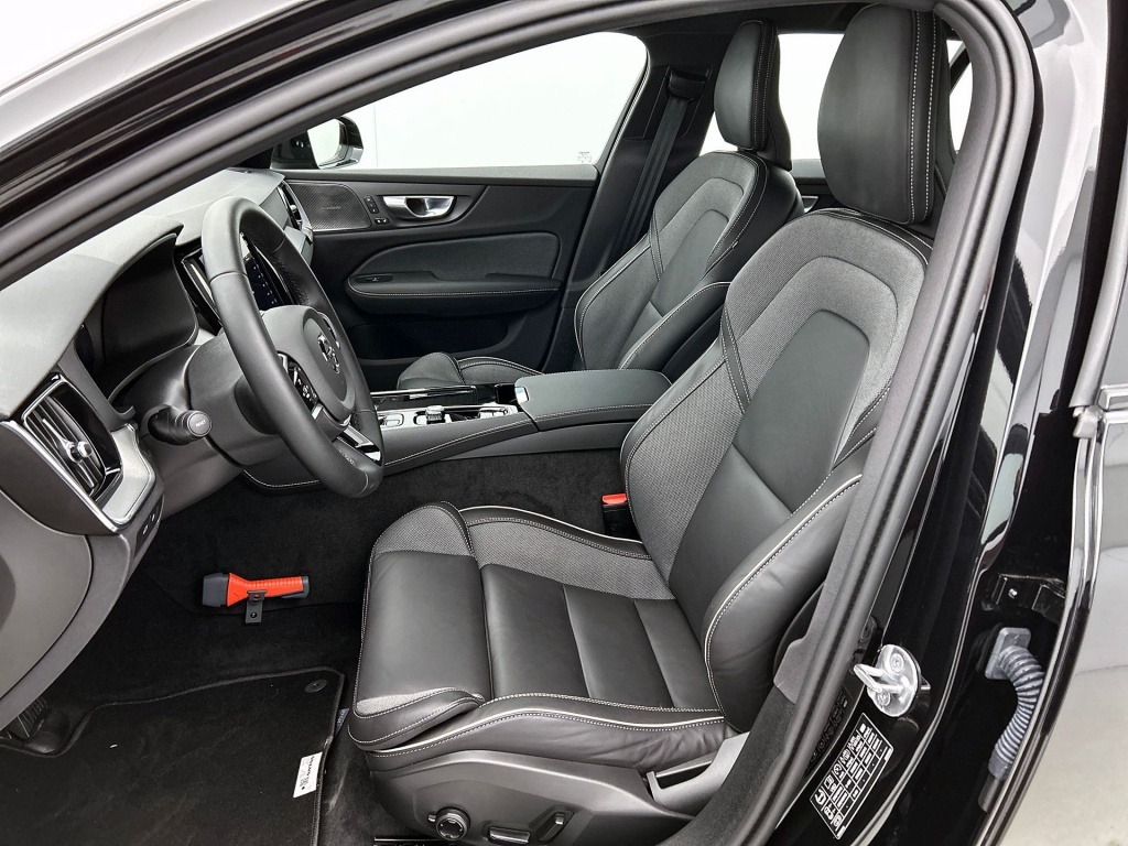 47543872 volvo v60 2 0 t6 plus dark trekhaak sport leder 360 blis pilot ebbf03