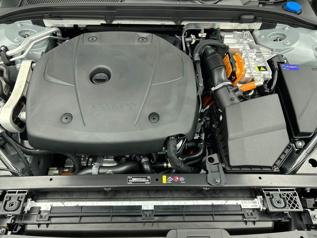 47544283 volvo v60 2 0 t6 plus dark trekhaak sport leder 360 blis pilot af6344