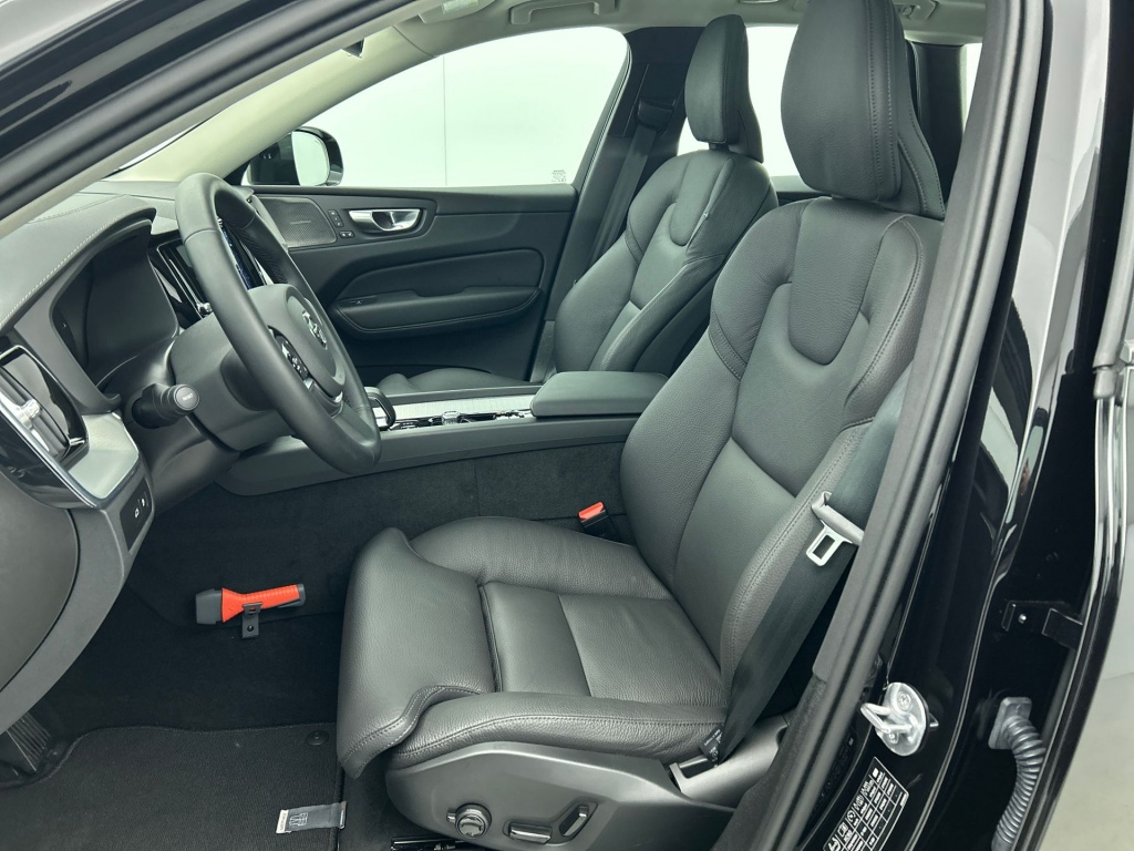 47566809 volvo xc60 2 0 t6 dark 20 360 trekhaak head up h k pano 02c8b7