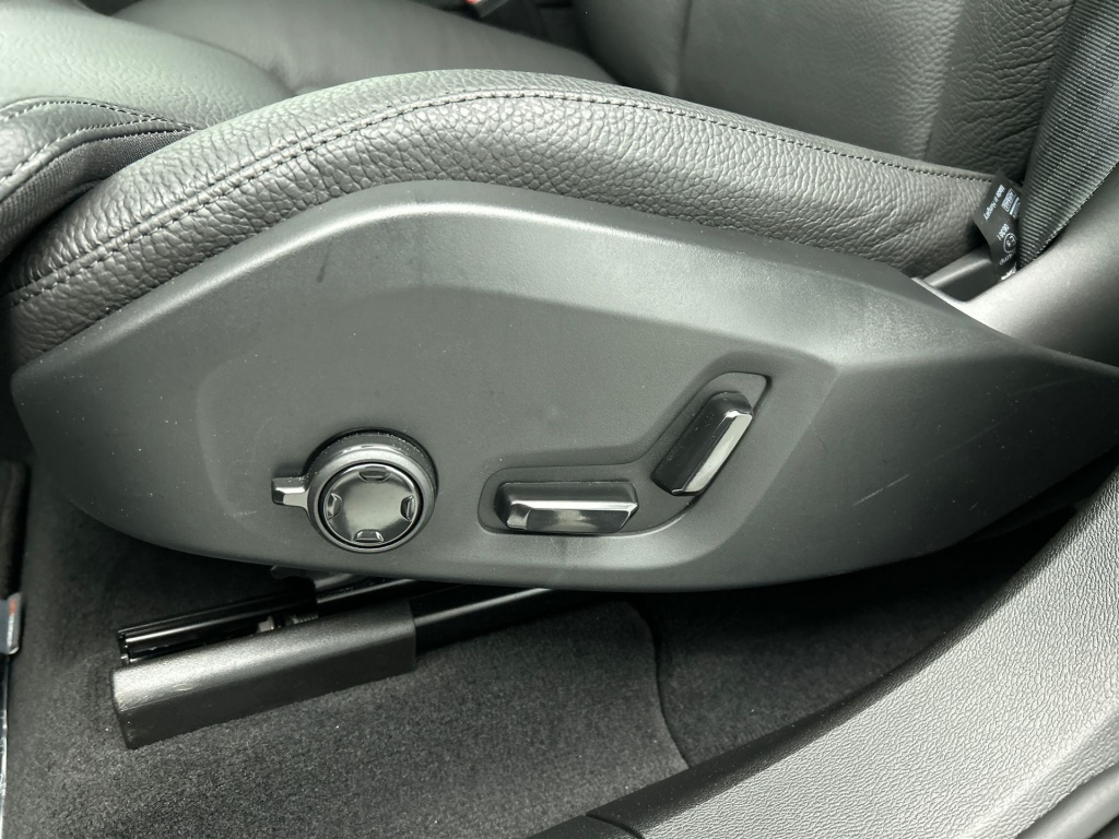 47566809 volvo xc60 2 0 t6 dark 20 360 trekhaak head up h k pano a2a542