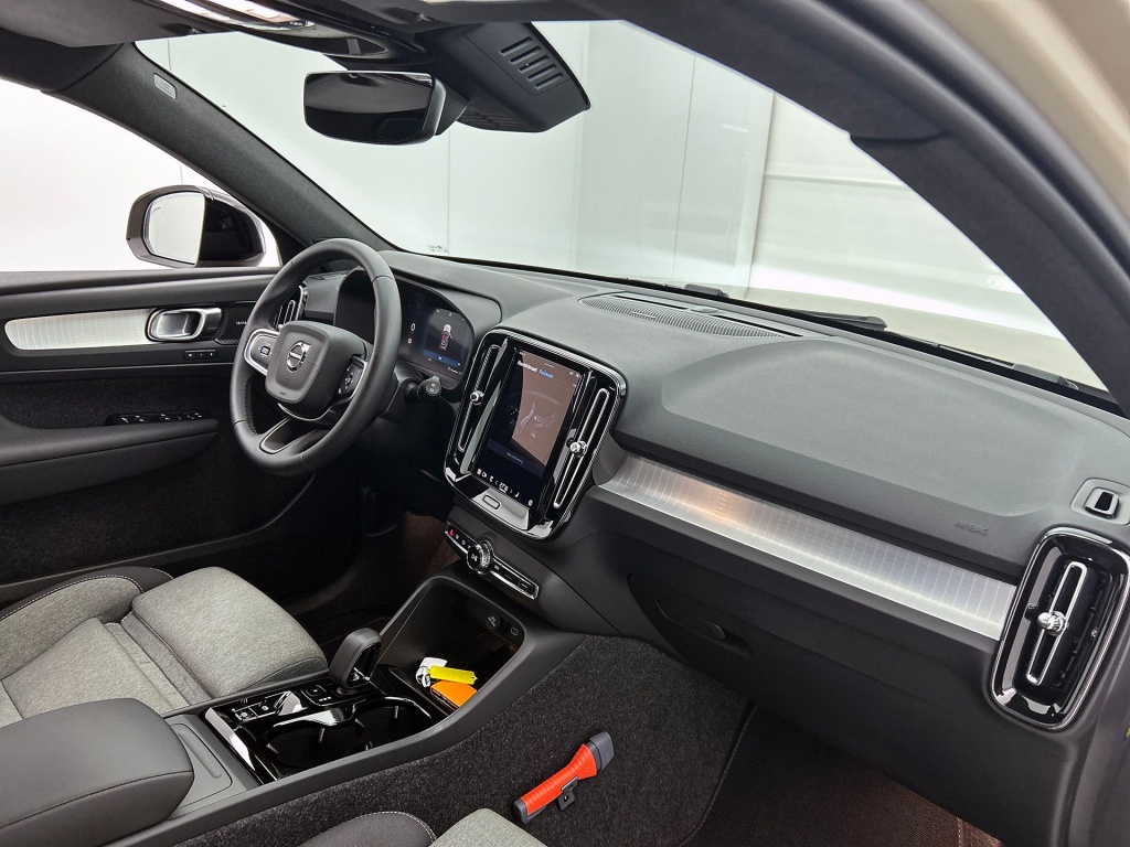 47569062 volvo xc40 2 0 b4 plus dark 766ba8