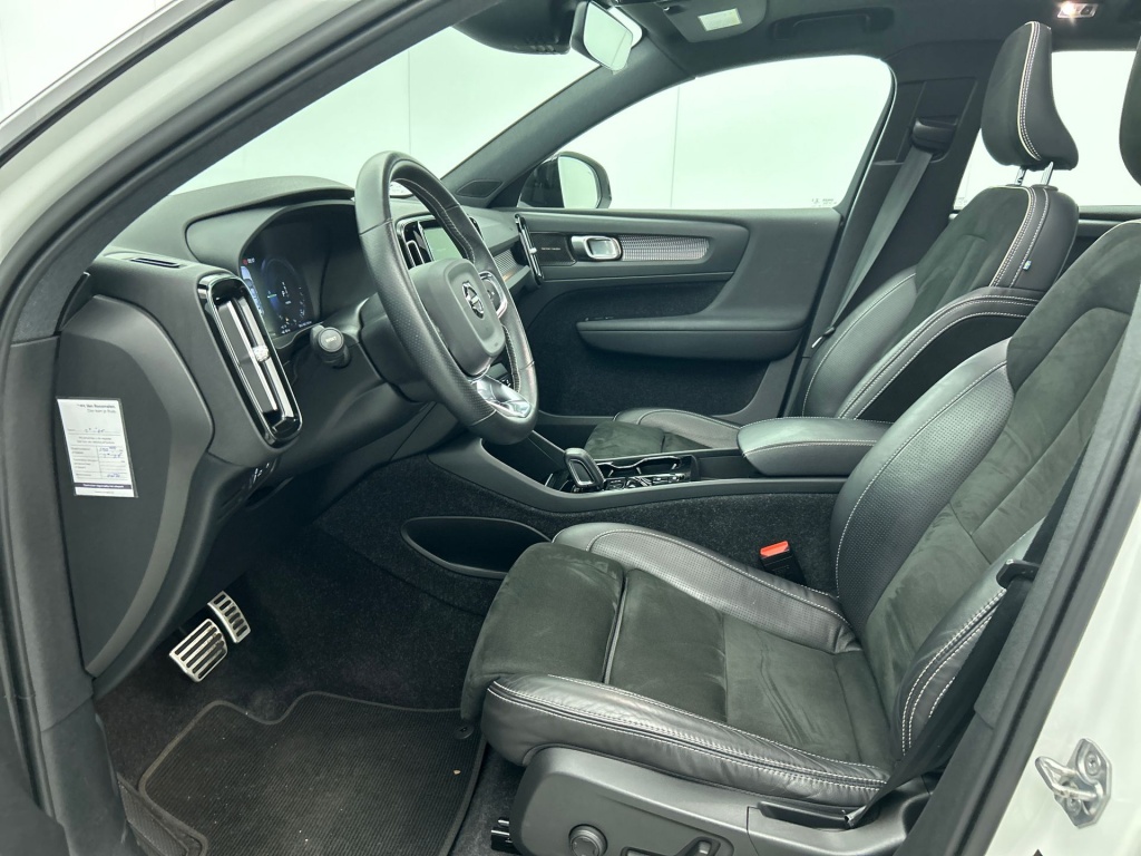 48084423 volvo xc40 1 5 t5 recharge r design 75