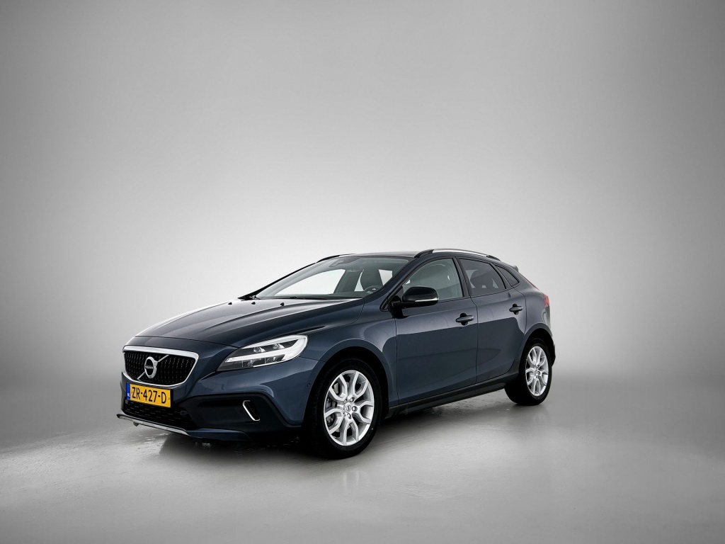 Volvo V40 Cross Country 1.5 T3 Polar+ Luxury | Trekhaak | Panoramadak | Harman\Kardon |
