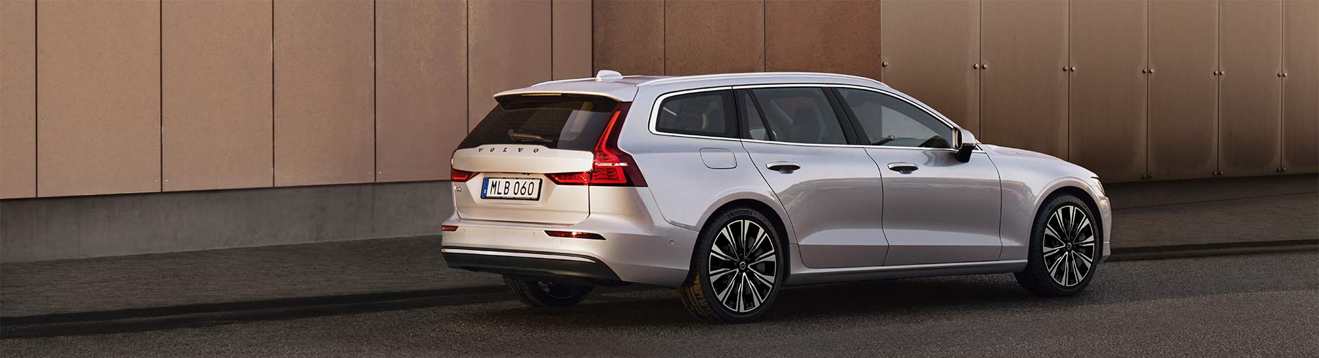 Volvo v60 mild hybrid b3 b4 actie levertijd upgrade